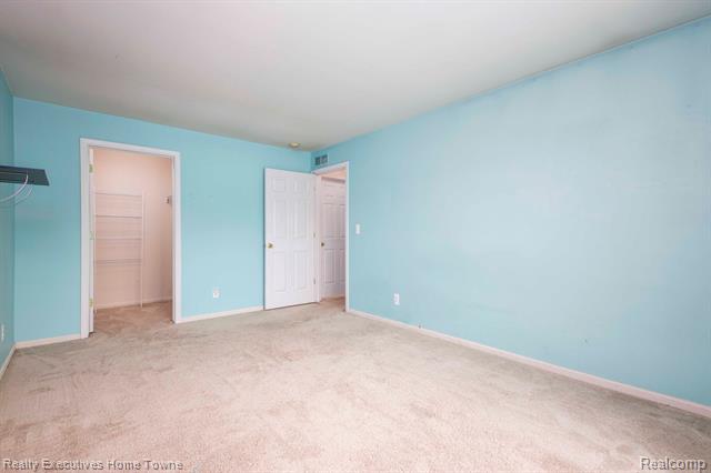 Builiding view twenty three for 4289 Berkshire, Sterling Heights, MI. 48314