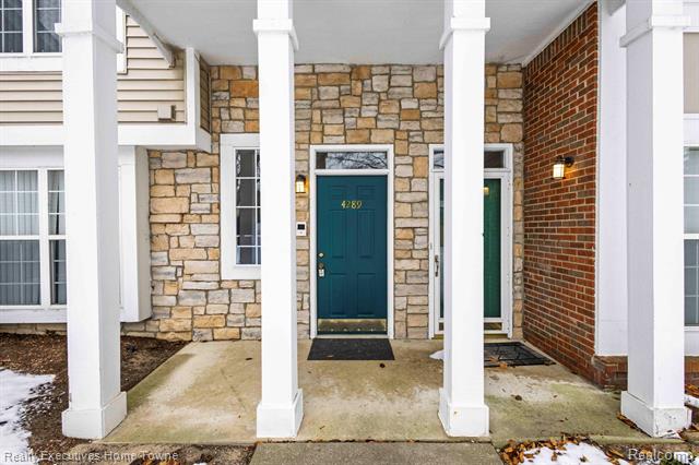 Builiding view two for 4289 Berkshire, Sterling Heights, MI. 48314