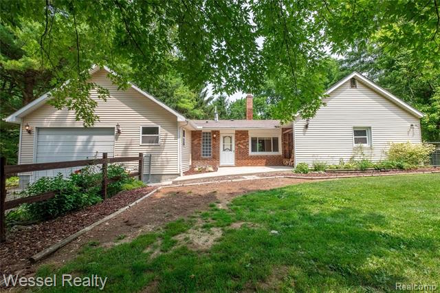 front view for 2425 E Dryden Road, Metamora, Mi. 48455