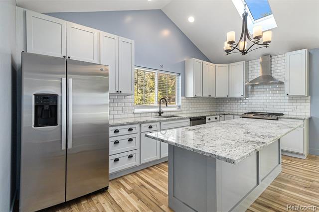 Builiding view eight for 609 Ironwood, Ann Arbor, MI. 48103