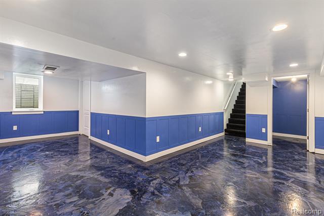 Builiding view eighteen for 609 Ironwood, Ann Arbor, MI. 48103