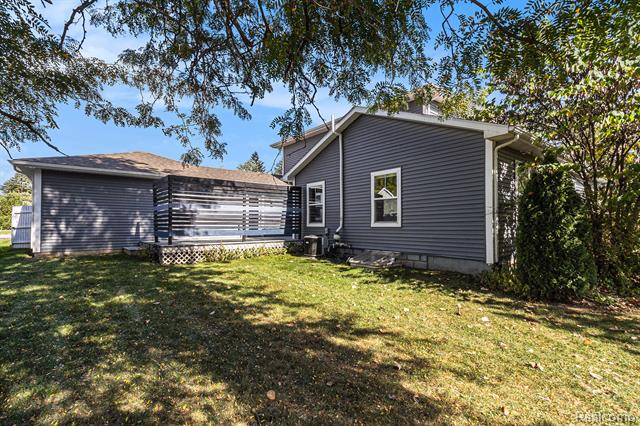 Builiding view nineteen for 609 Ironwood, Ann Arbor, MI. 48103