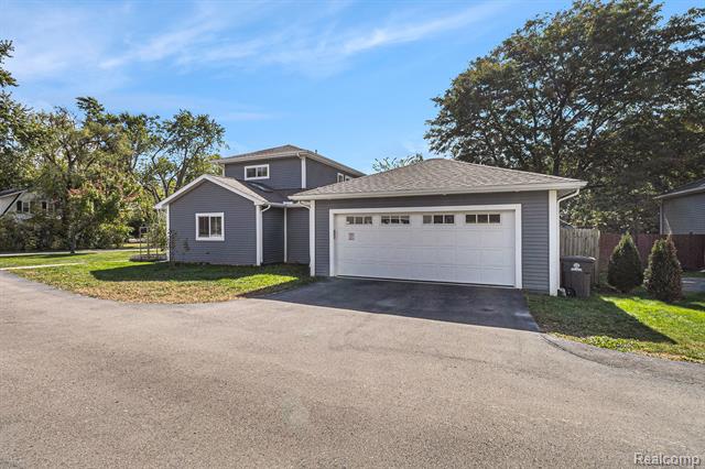 Builiding view twenty for 609 Ironwood, Ann Arbor, MI. 48103