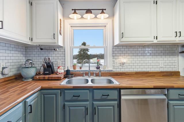 Builiding view eight for 8595 Columbia, Eaton Rapids, MI. 48827