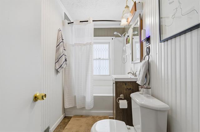 Builiding view fifteen for 8595 Columbia, Eaton Rapids, MI. 48827