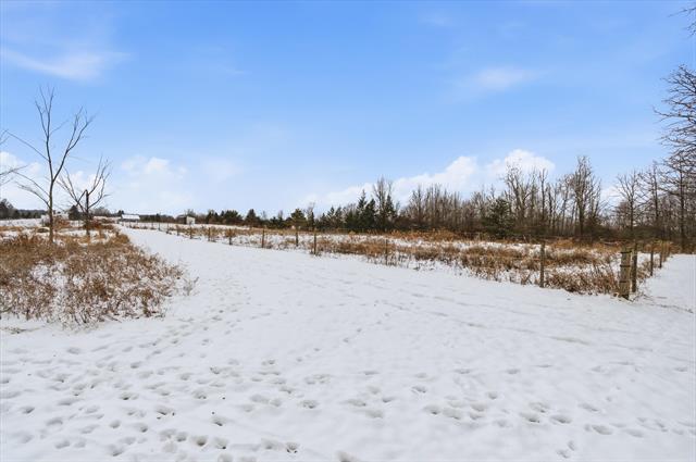 Builiding view thirty four for 8595 Columbia, Eaton Rapids, MI. 48827