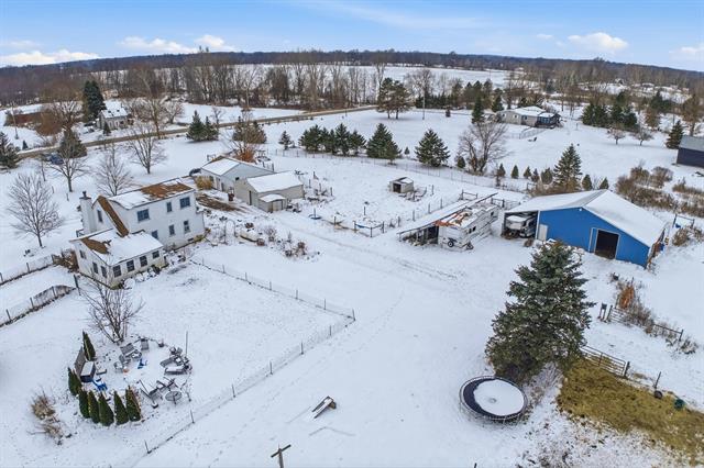 Builiding view thirty one for 8595 Columbia, Eaton Rapids, MI. 48827