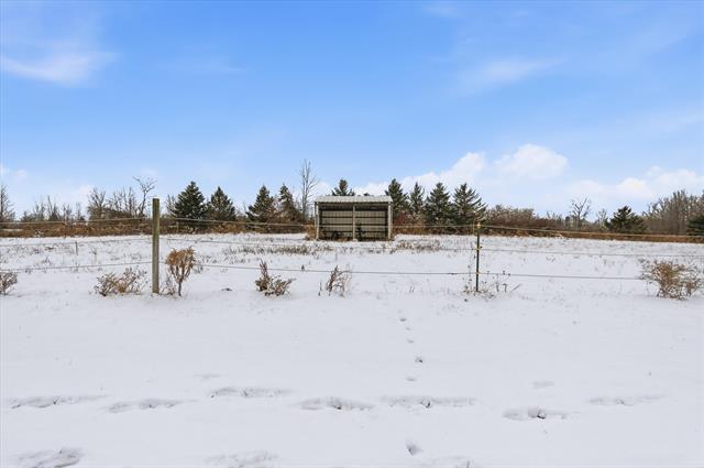 Builiding view thirty six for 8595 Columbia, Eaton Rapids, MI. 48827