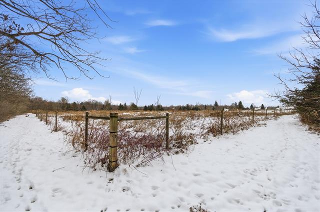 Builiding view thirty three for 8595 Columbia, Eaton Rapids, MI. 48827