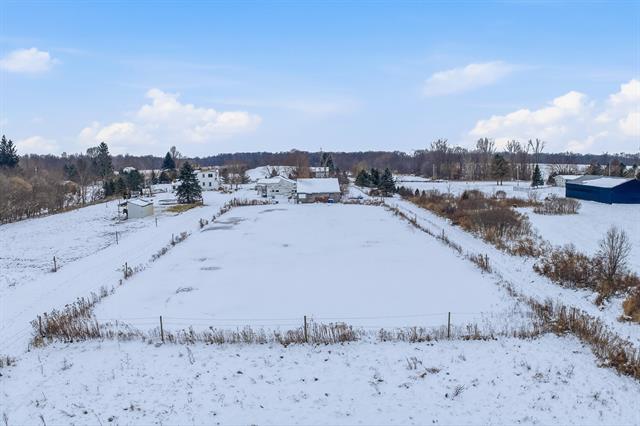 Builiding view thirty two for 8595 Columbia, Eaton Rapids, MI. 48827