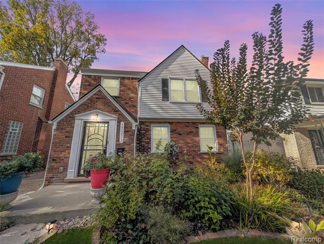 front view for 17211 Huntington Road, Detroit, Mi. 48219