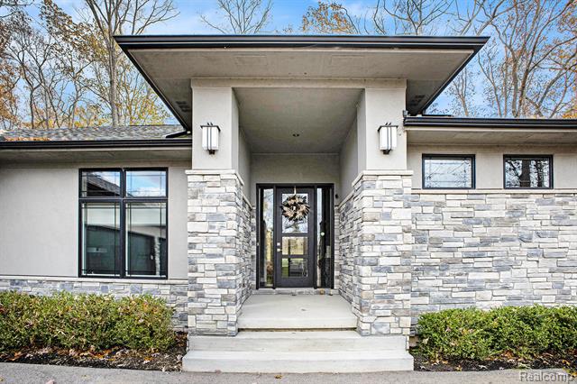 Builiding view forty three for 5888 Wyndam, Brighton, MI. 48116