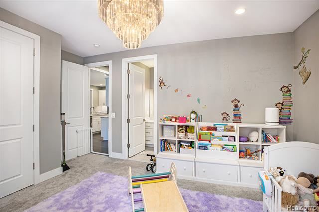 Builiding view nineteen for 5888 Wyndam, Brighton, MI. 48116