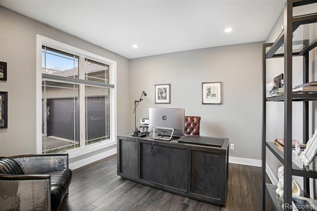 Builiding view ten for 5888 Wyndam, Brighton, MI. 48116