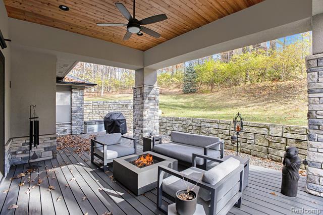 Builiding view thirty four for 5888 Wyndam, Brighton, MI. 48116