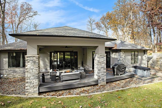 Builiding view thirty six for 5888 Wyndam, Brighton, MI. 48116