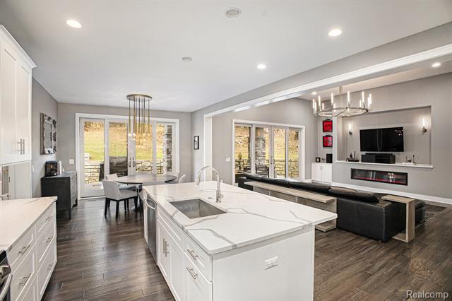 Builiding view three for 5888 Wyndam, Brighton, MI. 48116