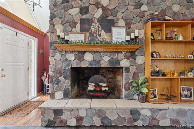 Builiding view five for 8474 Wesley, Flushing, MI. 48433