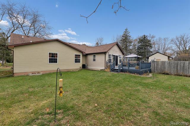 Builiding view forty five for 8474 Wesley, Flushing, MI. 48433