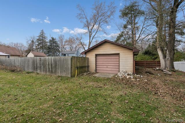 Builiding view forty four for 8474 Wesley, Flushing, MI. 48433