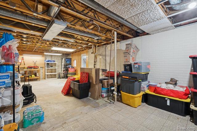 Builiding view thirty eight for 8474 Wesley, Flushing, MI. 48433