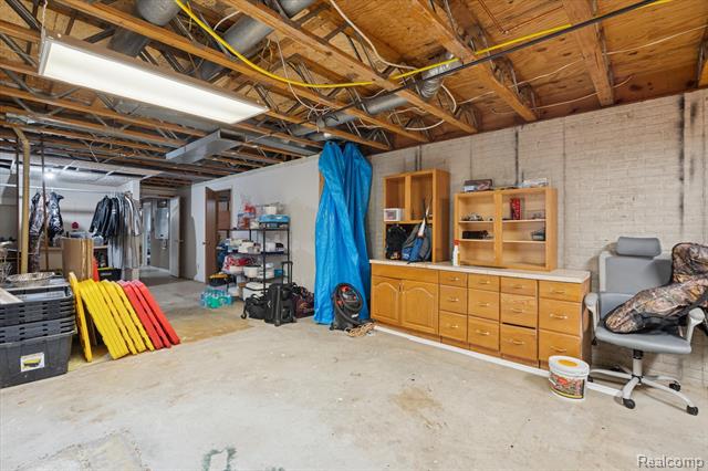 Builiding view thirty nine for 8474 Wesley, Flushing, MI. 48433