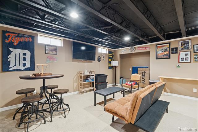 Builiding view thirty three for 8474 Wesley, Flushing, MI. 48433