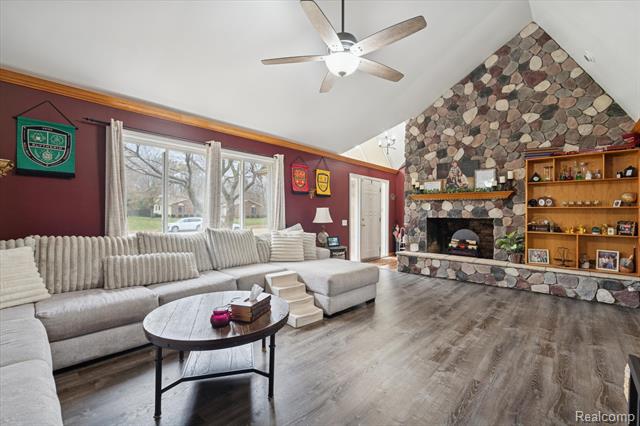 Builiding view three for 8474 Wesley, Flushing, MI. 48433