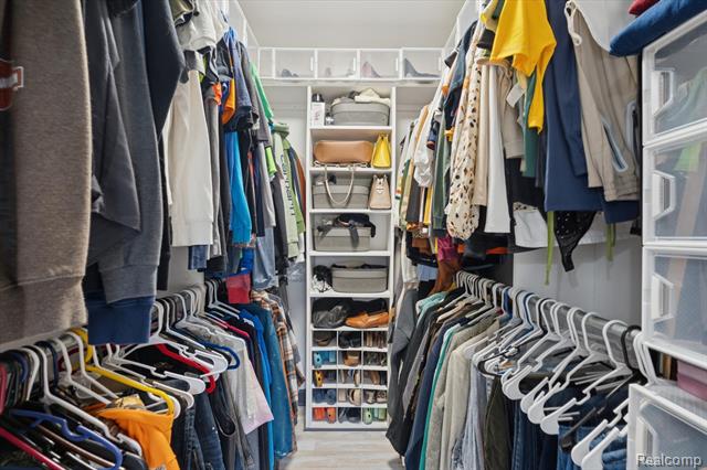 Builiding view twenty one for 8474 Wesley, Flushing, MI. 48433