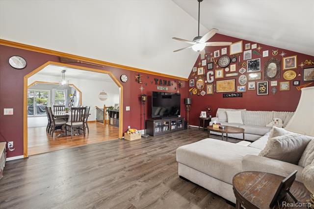 Builiding view two for 8474 Wesley, Flushing, MI. 48433