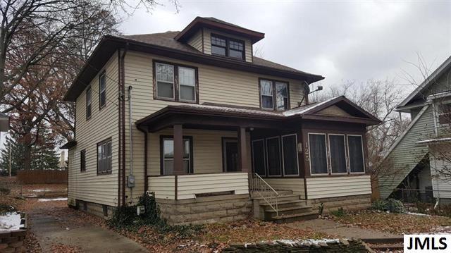front view for 125 Gilbert, Jackson, Mi. 49201