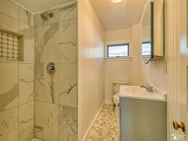 Builiding view eight for 705 13Th, Monroe, MI. 48161