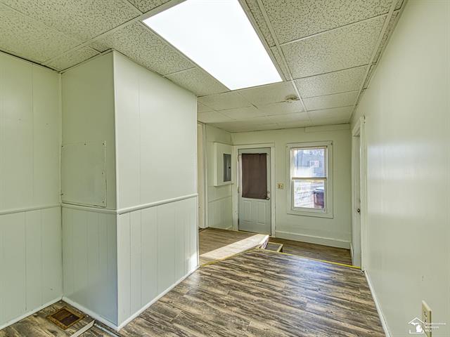 Builiding view eighteen for 705 13Th, Monroe, MI. 48161