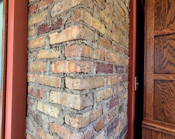 Builiding view eighteen for 1017 Perry St, Flint, MI. 48504