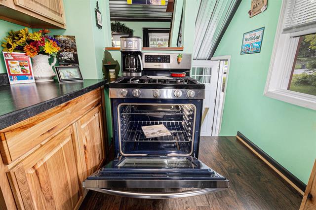 Builiding view fourteen for 1017 Perry St, Flint, MI. 48504