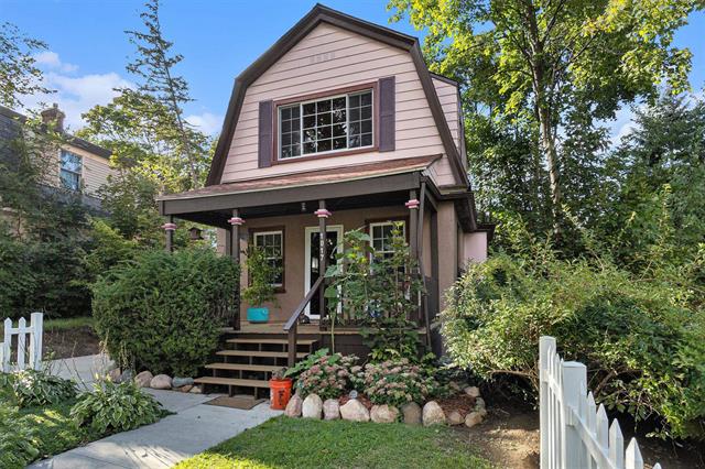 Builiding view thirty five for 1017 Perry St, Flint, MI. 48504