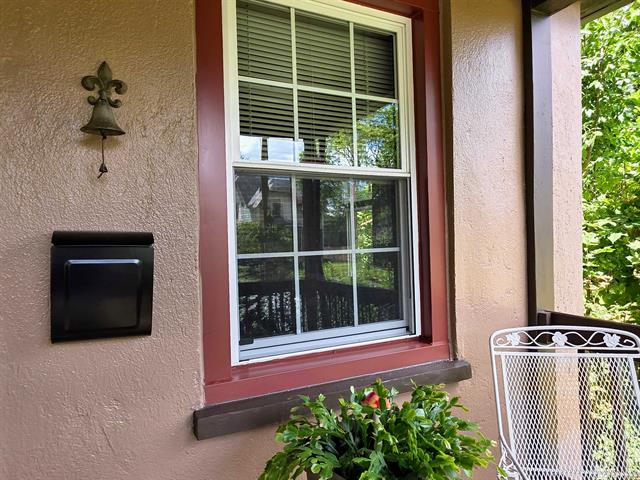 Builiding view twenty seven for 1017 Perry St, Flint, MI. 48504