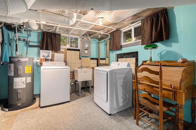 Builiding view twenty two for 1017 Perry St, Flint, MI. 48504