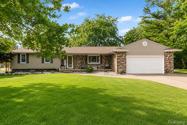 front view for 6514 Luanne Drive, Flushing, Mi. 48433