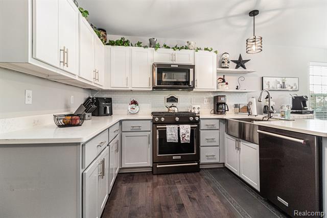 Builiding view eight for 13336 Shire, Southgate, MI. 48195