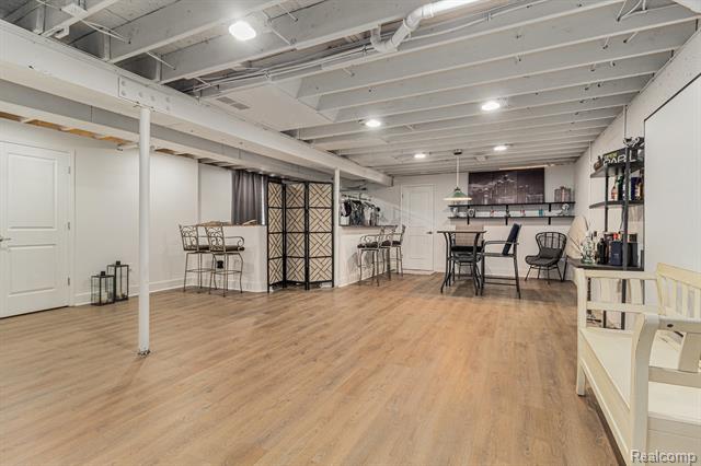 Builiding view nineteen for 13336 Shire, Southgate, MI. 48195