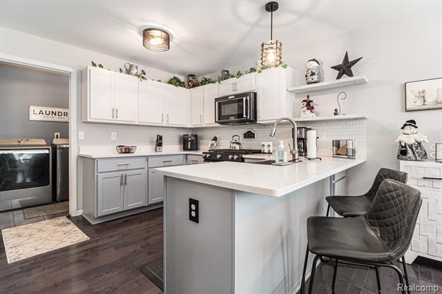 Builiding view seven for 13336 Shire, Southgate, MI. 48195