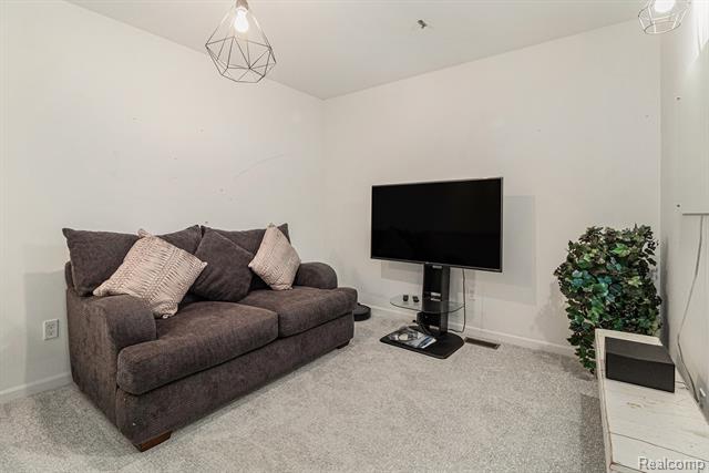 Builiding view thirteen for 13336 Shire, Southgate, MI. 48195