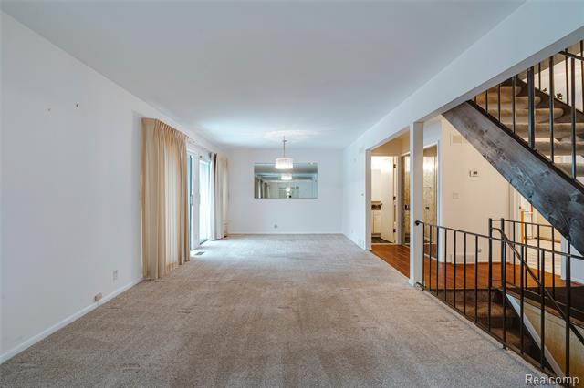 Builiding view five for 3082 Lindenwood, Dearborn, MI. 48120