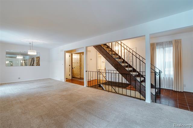 Builiding view six for 3082 Lindenwood, Dearborn, MI. 48120