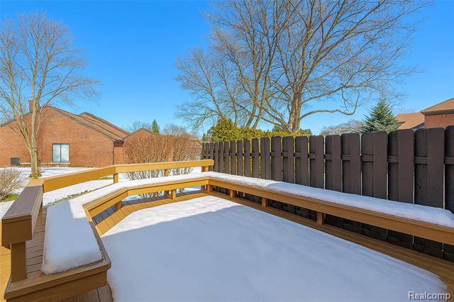 Builiding view thirty one for 3082 Lindenwood, Dearborn, MI. 48120