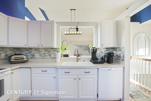 Builiding view eighteen for 49 Willow Pond Dr., Saginaw, MI. 48603