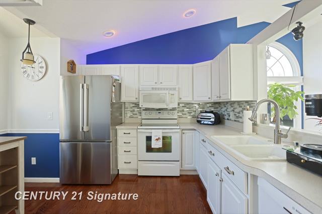 Builiding view fifteen for 49 Willow Pond Dr., Saginaw, MI. 48603