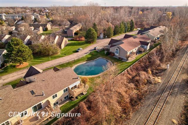 Builiding view fifty one for 49 Willow Pond Dr., Saginaw, MI. 48603