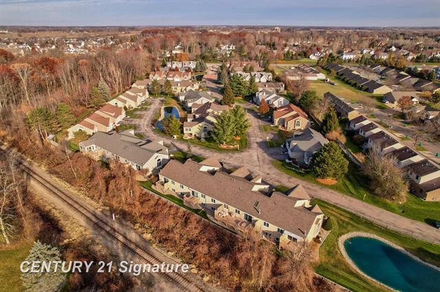 Builiding view fifty three for 49 Willow Pond Dr., Saginaw, MI. 48603